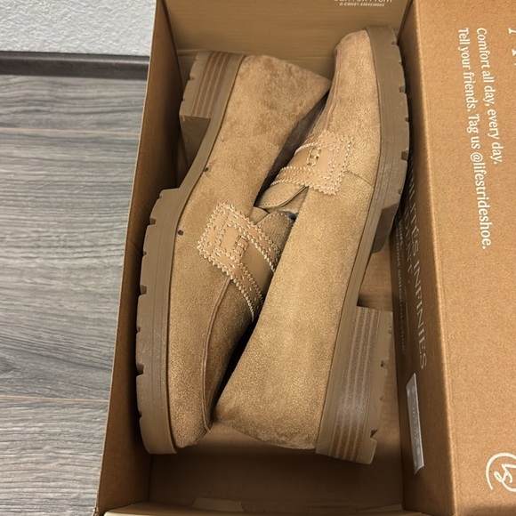 LIFESTRIDE London Slip-on Loafers - Picture 6 of 10